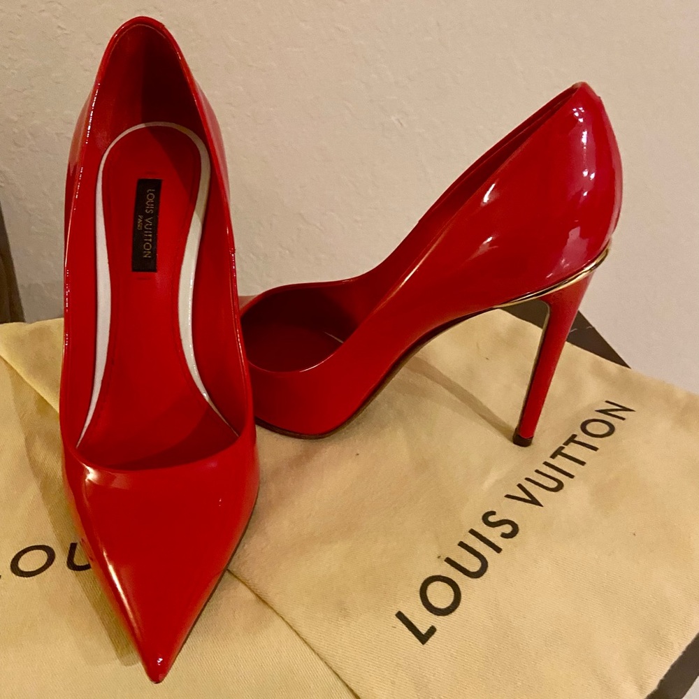 🔥Louis Vuitton Red Pumps🔥